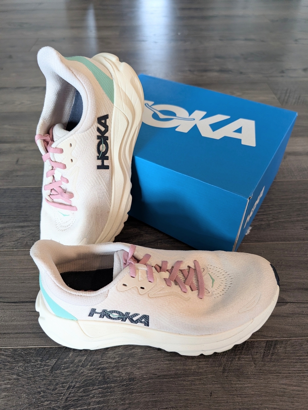 EXCELLENT HOKA ONE ONE Arahi 8 Women's 7.5B Rose Cream/Alabaster